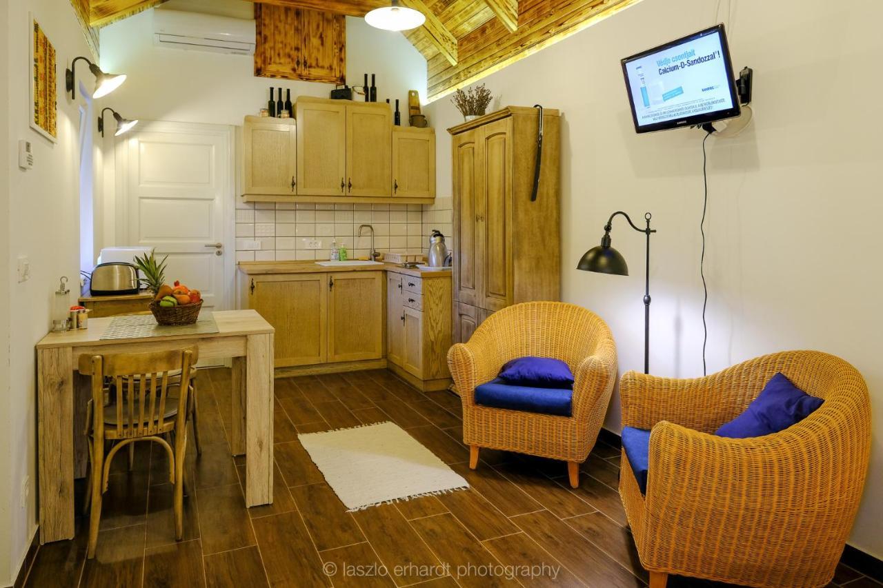 Ciprus Porta Apartmanok Balatonkenese Exteriér fotografie