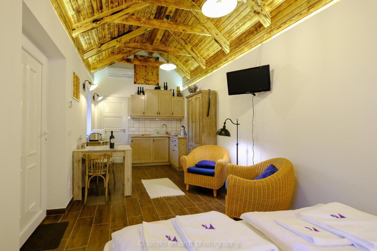 Ciprus Porta Apartmanok Balatonkenese Exteriér fotografie
