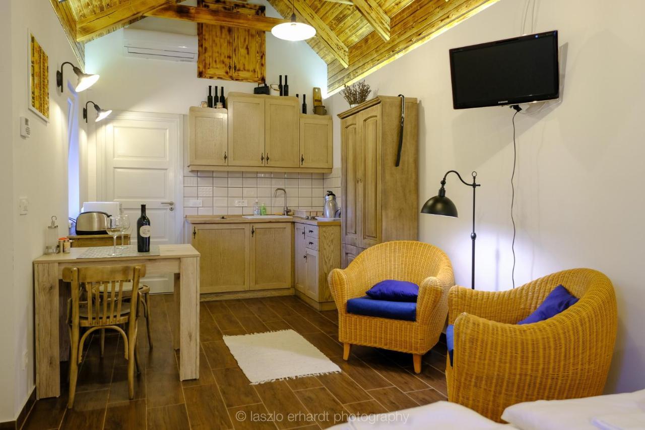 Ciprus Porta Apartmanok Balatonkenese Exteriér fotografie